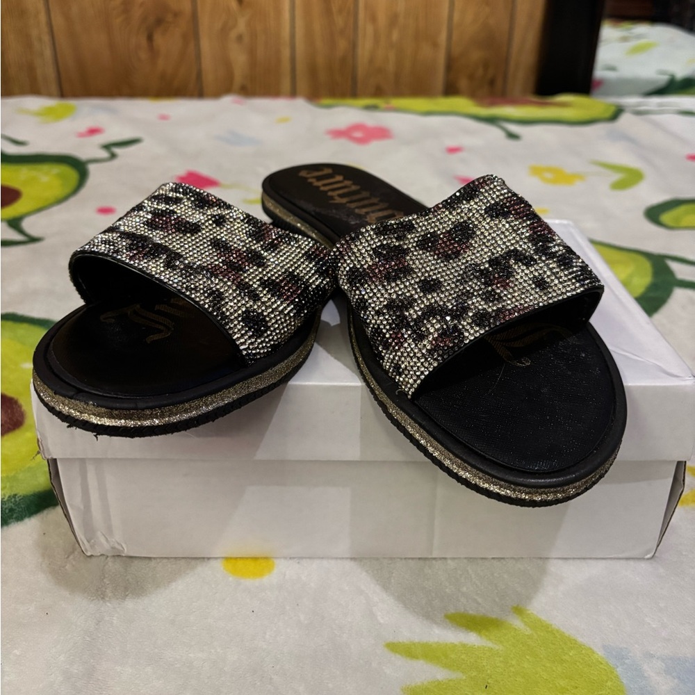 Sandals - Picture 2 of 3
